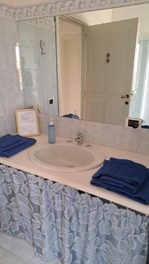 Il Profumo Di Ginestre Bed & Breakfast Olbia Eksteriør bilde